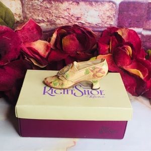 Just The Right Shoe Vintage Collectible Countess Resin Shoe